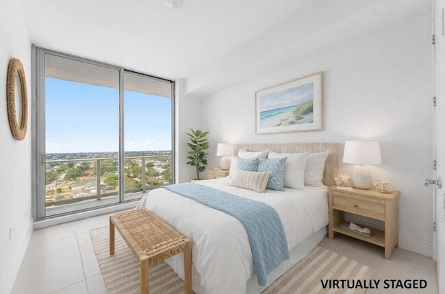 Building Photo - 220 Lake Shore Dr