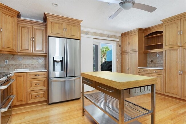 Building Photo - 11820 Capri Cir S