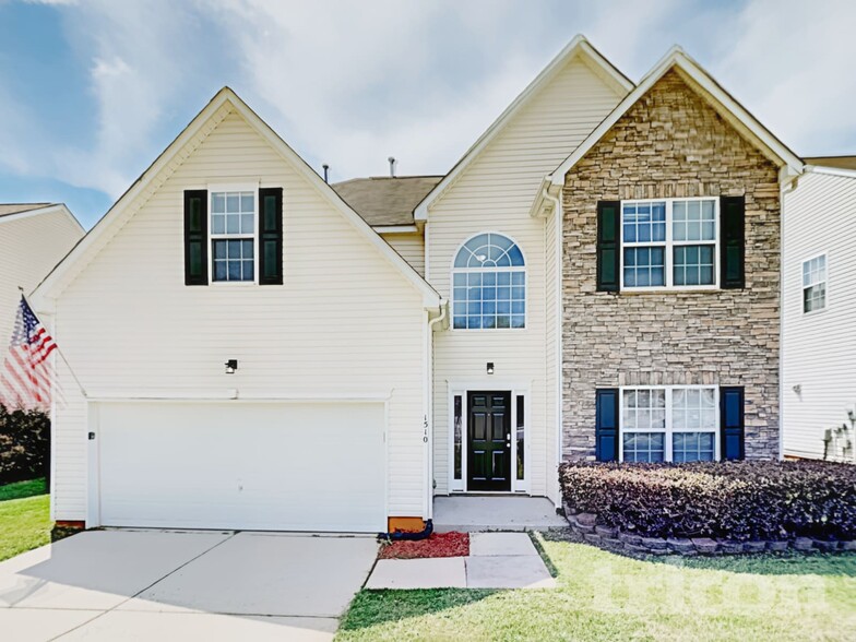 Building Photo - 1510 Peachcroft Rd