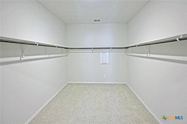 Building Photo - 884 Armadillo Dr