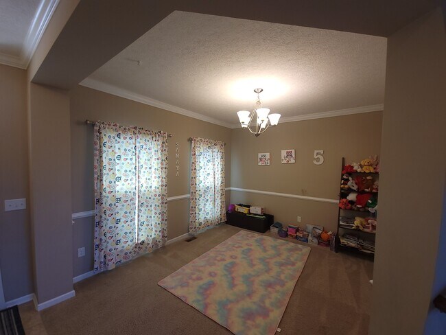 Building Photo - 6321 Brandon Dr