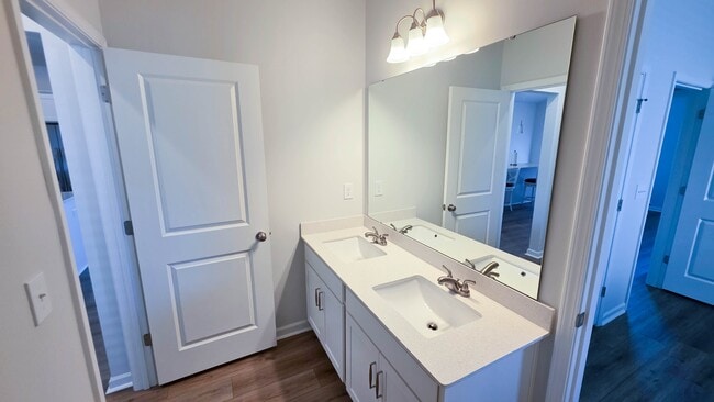 Building Photo - 427 McGarry Dr