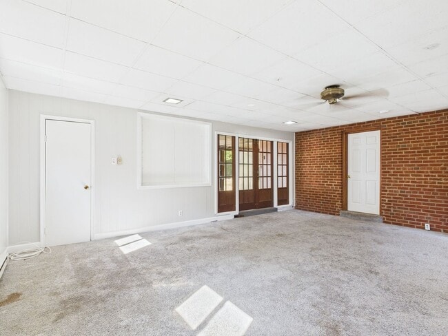 Building Photo - 8282 N Mayfield Ln