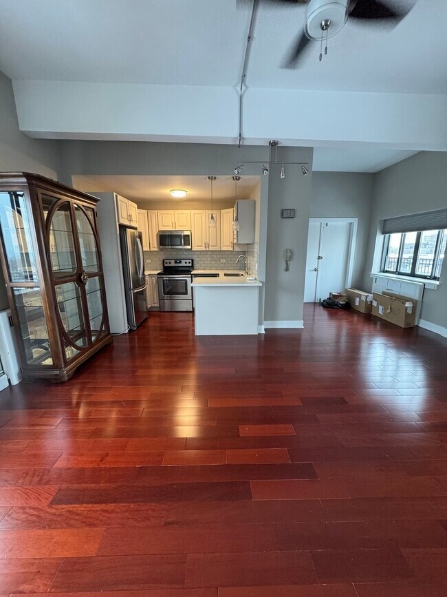 Building Photo - 5048 N Marine Dr