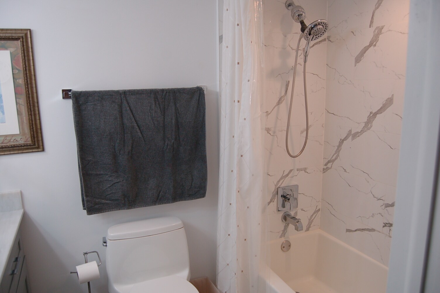 Building Photo - 575 Oaks Ln