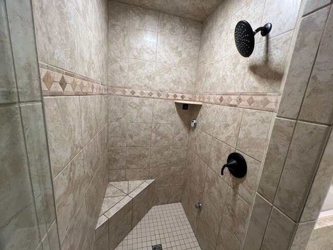 Building Photo - 616 W 63rd St