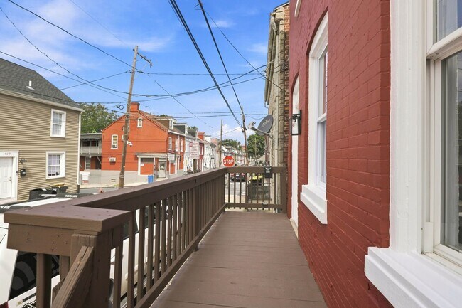 Building Photo - 405 Beaver St