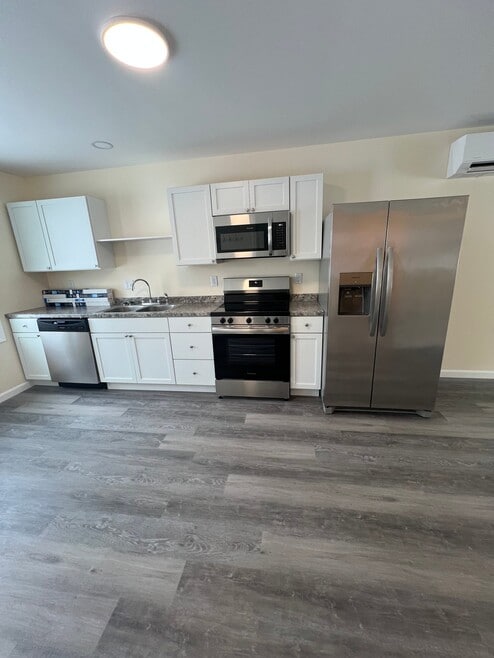 Building Photo - 10 Boulder Dr