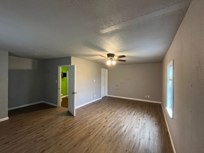 Building Photo - Calallen School District!!