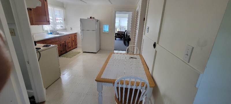 Building Photo - 361 Lakeside Ave