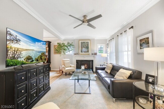 Building Photo - 85 Carteret St