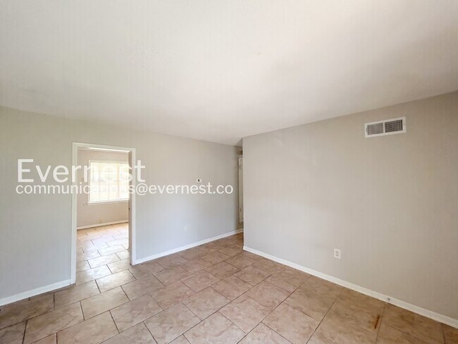 Building Photo - 3 Bed, 1 Bath Home with Fenced Yard and Carport / Pet-friendly / Coming Soon!