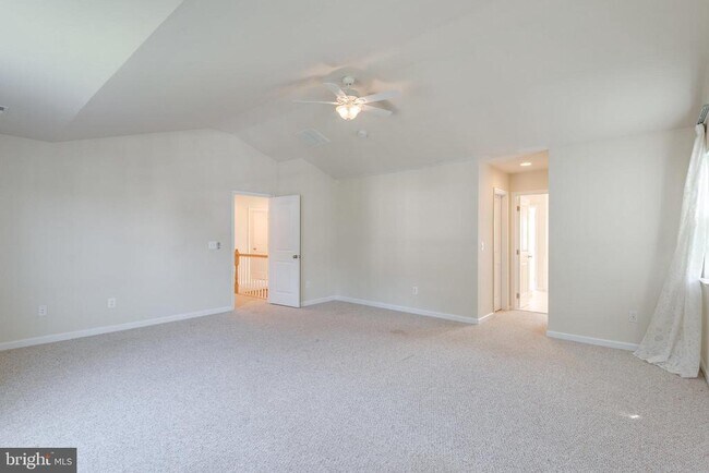 Building Photo - 10424 Goldenrod Dr