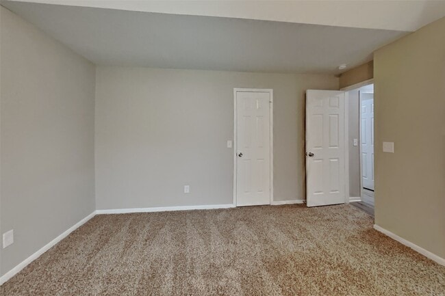 Building Photo - 18150 River Sage Dr