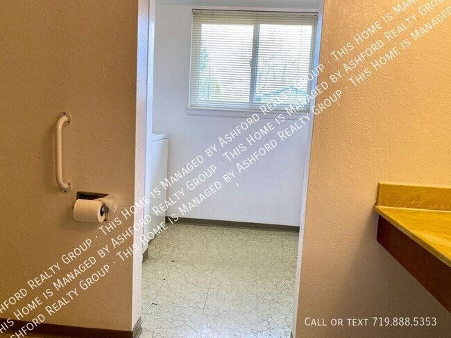 Building Photo - 4262 N Hammock Dr