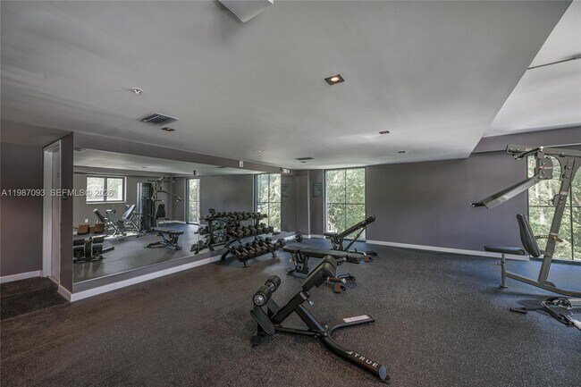 Building Photo - 840 NE 130th St