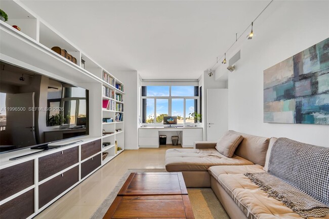 Building Photo - 151 Crandon Blvd