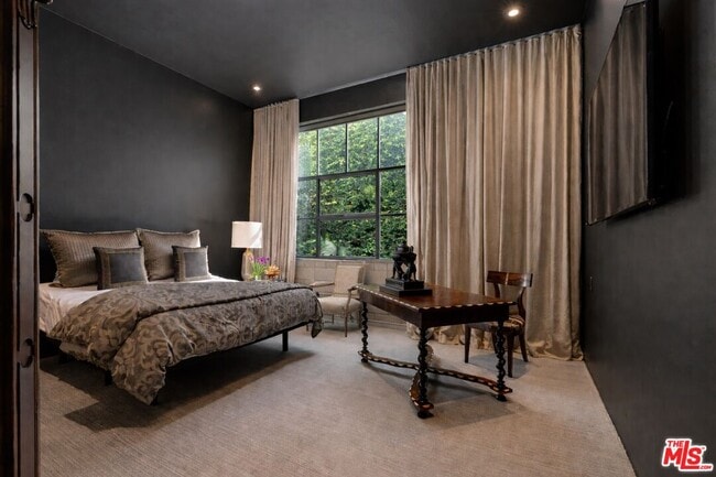 Building Photo - 710 Orlando Ave