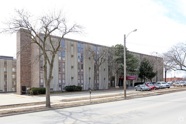 Primary Photo - Inntowner Apartments