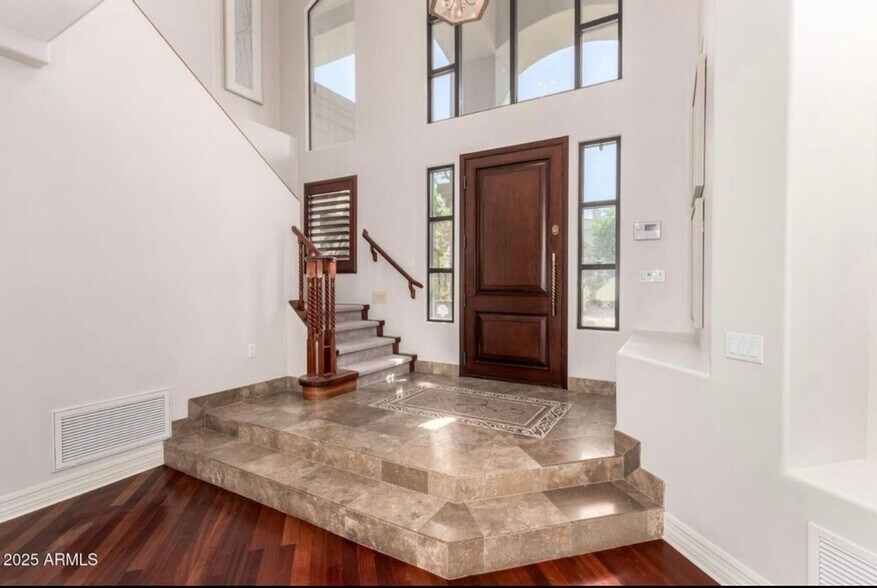 Building Photo - 8614 N 17th Pl