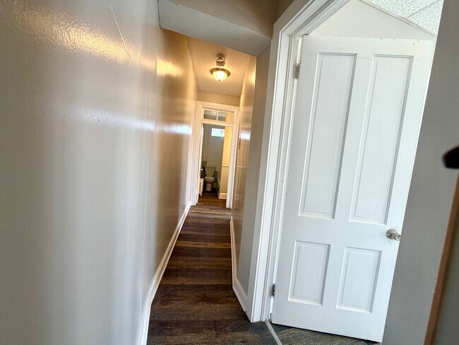 Building Photo - 162 S Potomac St