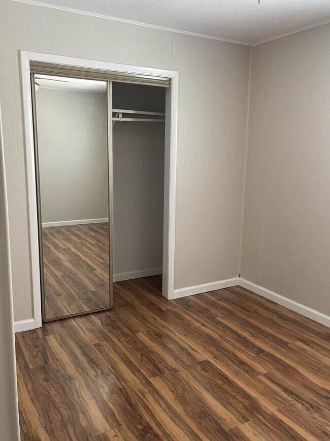 Building Photo - 26 SE 250th Rd