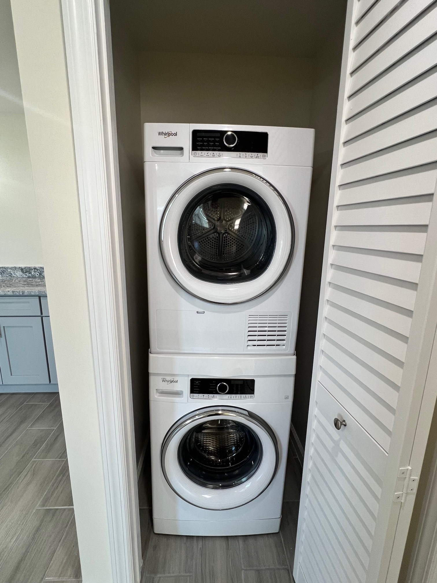 Building Photo - 123 S Munn Ave