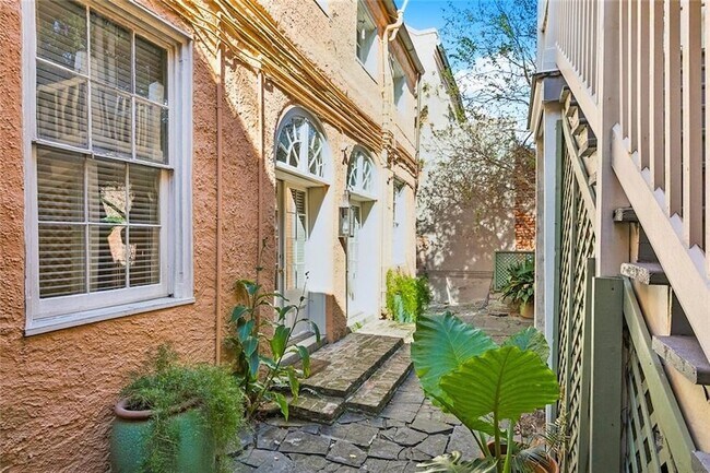 Building Photo - 1116 Royal St