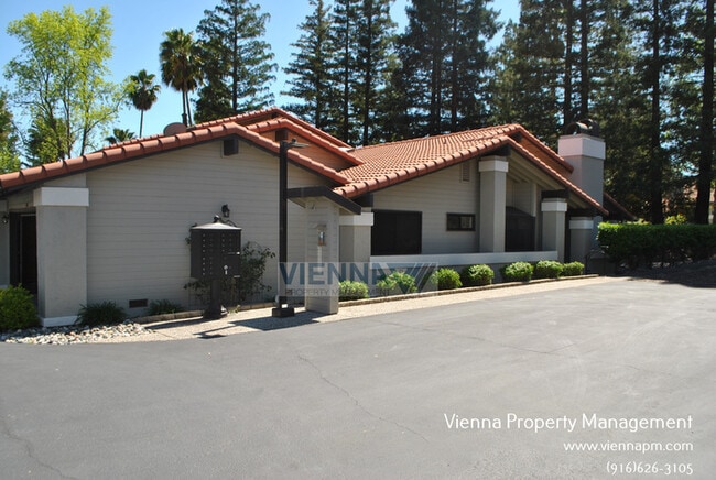 Building Photo - 4710 El Cid Ct