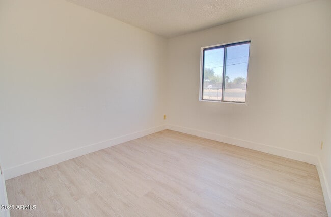 Building Photo - 518 W Battaglia Rd