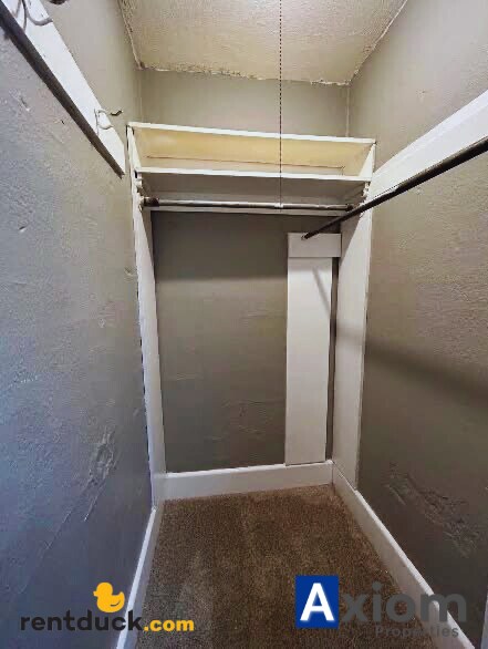 Building Photo - 322 S. 11th-Unit A (Upstairs)