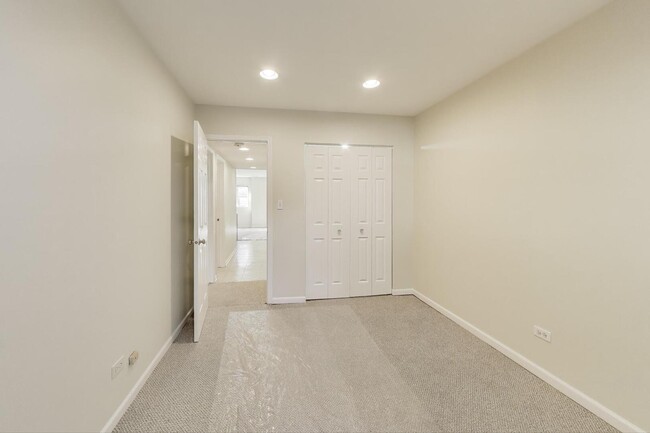 Building Photo - 2318 W Flournoy St
