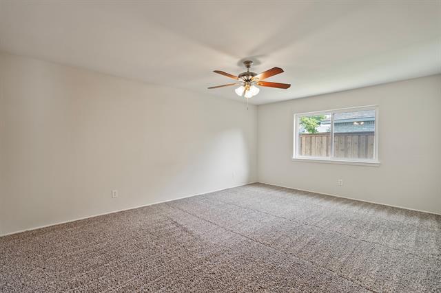 Building Photo - 3002 Lindbergh Dr