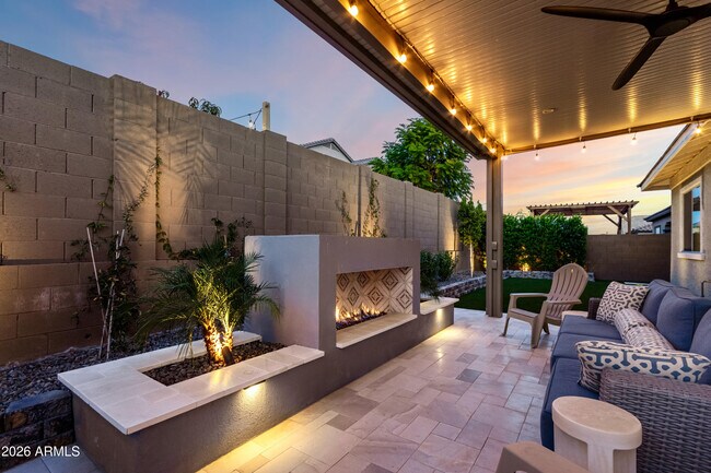 Building Photo - 2034 W Sleepy Ranch Rd