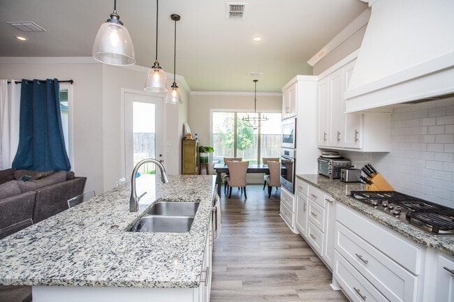 Building Photo - 23 Wilshire Blvd