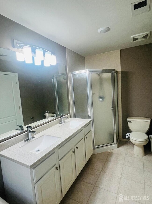 Building Photo - 704 Heron Ct