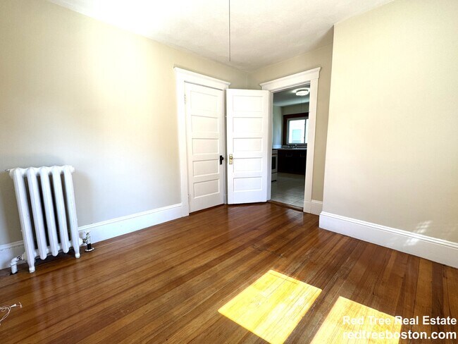 Building Photo - 20 Hunnewell Ave
