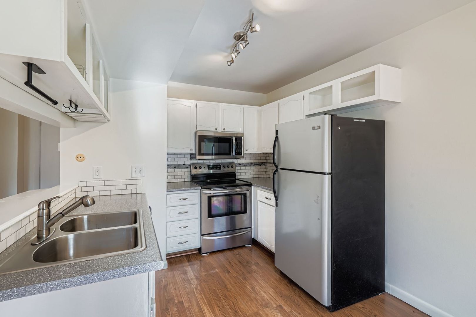 Building Photo - 3747 Talisman Pl