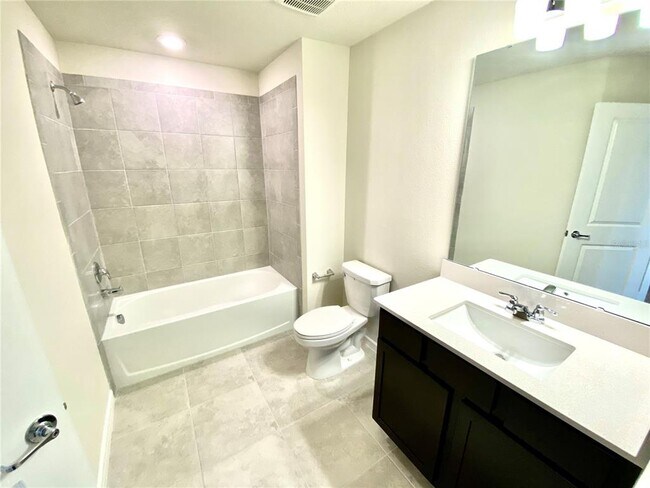 Building Photo - 2843 Stunning Ave