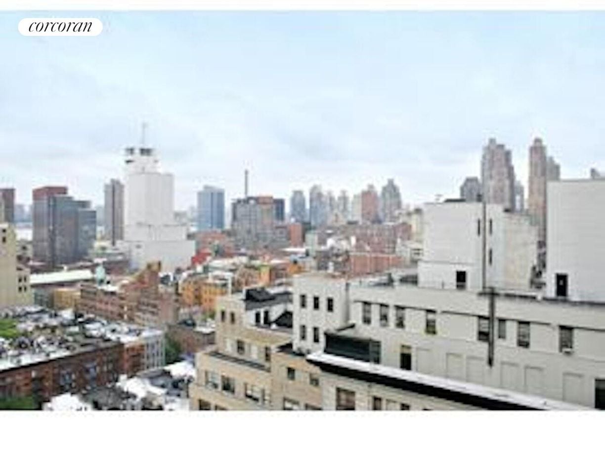 Building Photo - 350 W 50th St