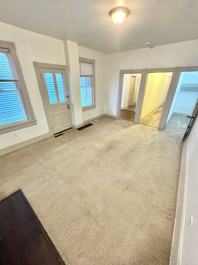 Building Photo - 1319 Northampton St