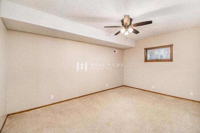 Building Photo - Castle Ridge 5 Bedroom Ranch