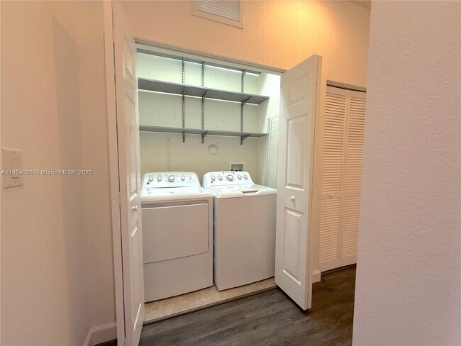 Building Photo - 4228 SW 166th Ct