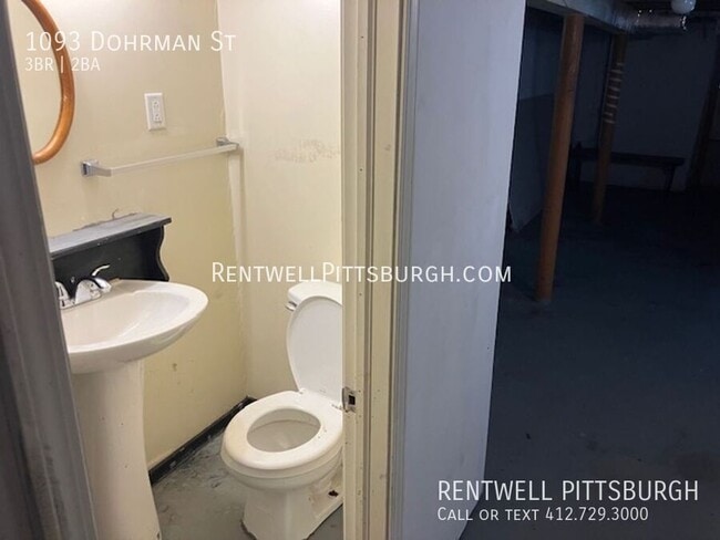 Building Photo - 1093 Dohrman St