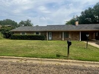 Building Photo - 405 Rosewood St