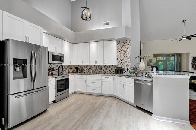 Building Photo - 1632 SW Harbour Isles Cir