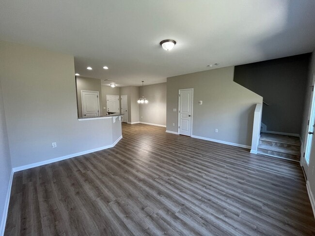 Building Photo - Corner Unit 3BD, 2.5BA Townhouse in North ...