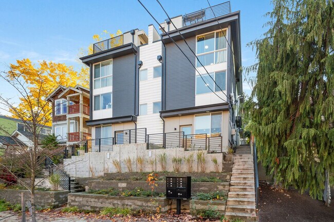 Building Photo - 67C W Dravus St