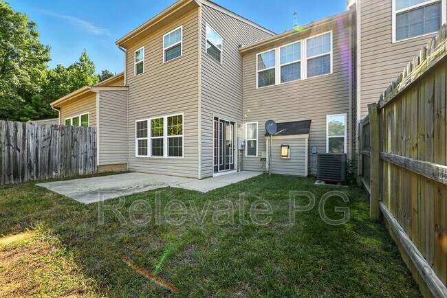 Building Photo - 3404 Banana Ln