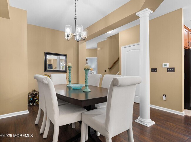 Building Photo - 254 Hawthorne Ln